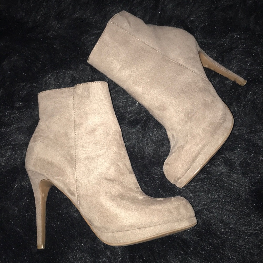 Heels, never worn!